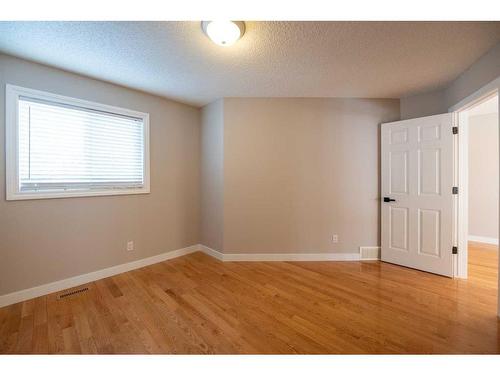 8 Arbour Glen Close Nw, Calgary, AB - Indoor Photo Showing Other Room