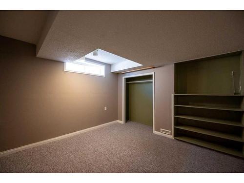 8 Arbour Glen Close Nw, Calgary, AB - Indoor Photo Showing Other Room