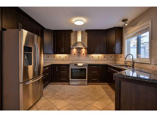 8 Arbour Glen Close Nw, Calgary, AB - Indoor Photo Showing Kitchen