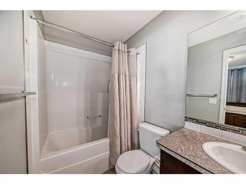 175 Kincora Heath Nw, Calgary, AB - Indoor Photo Showing Bathroom