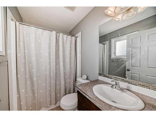 175 Kincora Heath Nw, Calgary, AB - Indoor Photo Showing Bathroom