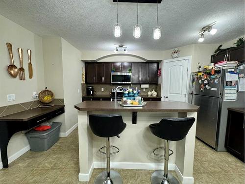 168 Saddlebrook Circle Ne, Calgary, AB - Indoor Photo Showing Kitchen