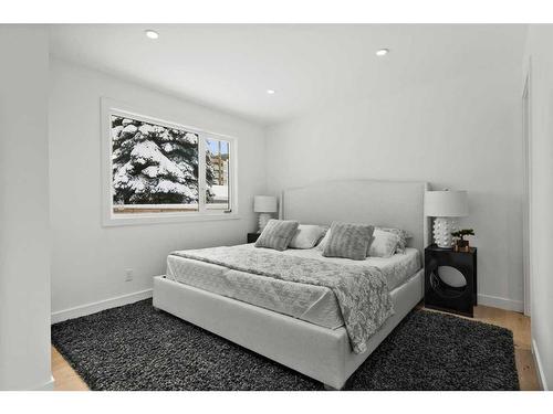 715 49 Avenue Sw, Calgary, AB - Indoor Photo Showing Bedroom