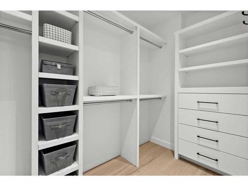 715 49 Avenue Sw, Calgary, AB - Indoor With Storage