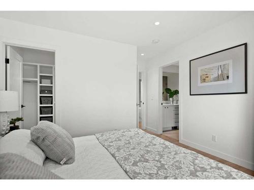 715 49 Avenue Sw, Calgary, AB - Indoor Photo Showing Bedroom