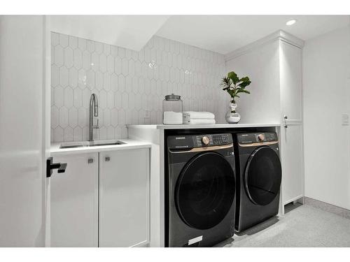 715 49 Avenue Sw, Calgary, AB - Indoor Photo Showing Laundry Room