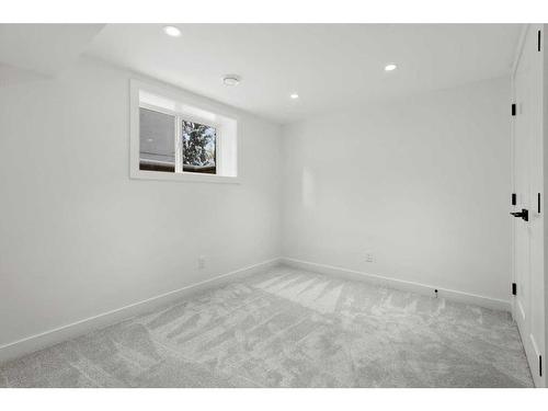 715 49 Avenue Sw, Calgary, AB - Indoor Photo Showing Other Room