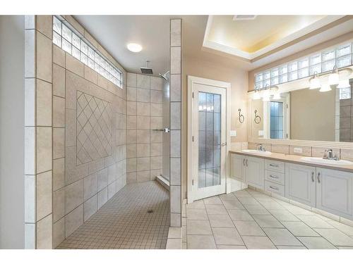 307 Wildwood Drive Sw, Calgary, AB - Indoor Photo Showing Bathroom