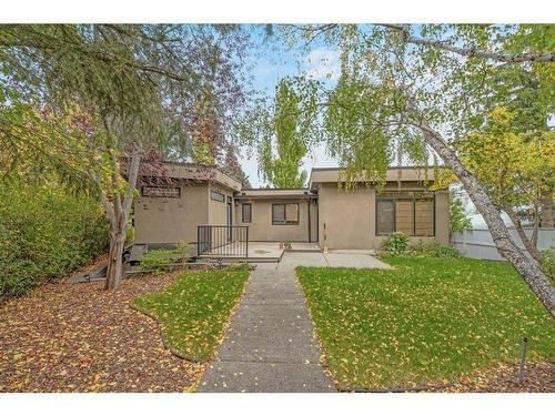 307 Wildwood Drive Sw, Calgary, AB - Outdoor