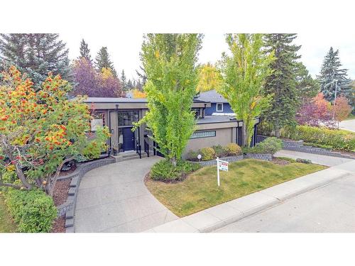 307 Wildwood Drive Sw, Calgary, AB - Outdoor