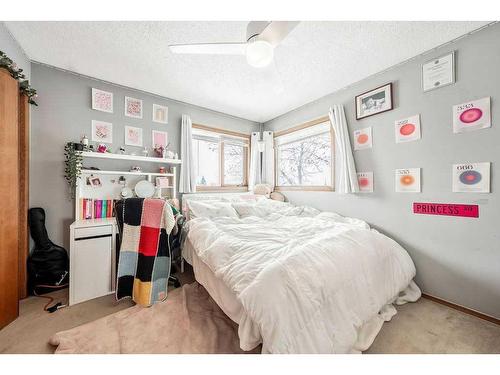 116 Mt Robson Circle Se, Calgary, AB - Indoor Photo Showing Bedroom