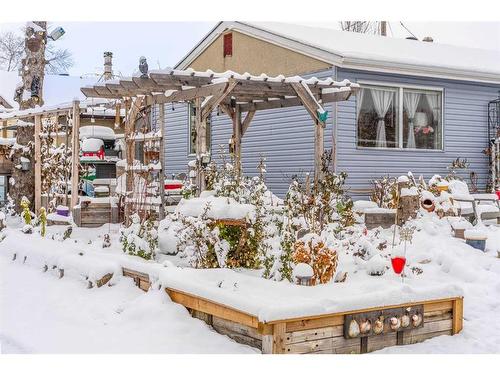 314 Olympia Crescent Se, Calgary, AB - Outdoor