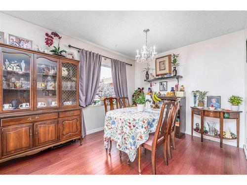 314 Olympia Crescent Se, Calgary, AB - Indoor Photo Showing Dining Room