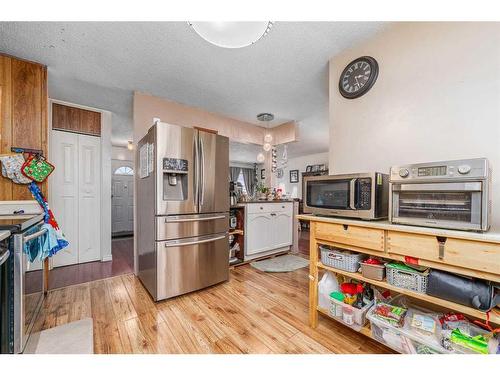 314 Olympia Crescent Se, Calgary, AB - Indoor Photo Showing Kitchen With Stainless Steel Kitchen