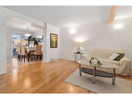 161 Country Hills Way Nw, Calgary, AB - Indoor Photo Showing Living Room