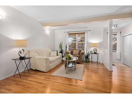 161 Country Hills Way Nw, Calgary, AB - Indoor Photo Showing Living Room