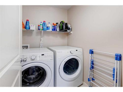 239 Sunset Point, Cochrane, AB - Indoor Photo Showing Bathroom