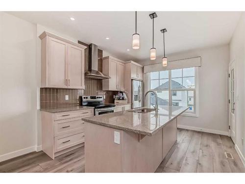 210 Alpine Avenue Sw, Calgary, AB - Indoor Photo Showing Kitchen With Double Sink With Upgraded Kitchen