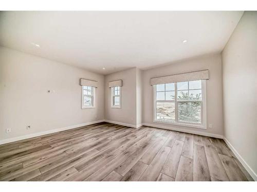 210 Alpine Avenue Sw, Calgary, AB - Indoor Photo Showing Other Room