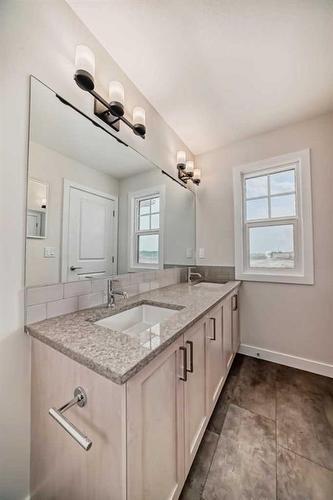 210 Alpine Avenue Sw, Calgary, AB - Indoor Photo Showing Bathroom