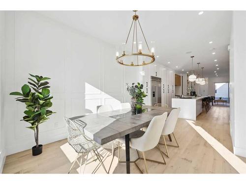 2112 Broadview Road Nw, Calgary, AB - Indoor Photo Showing Dining Room