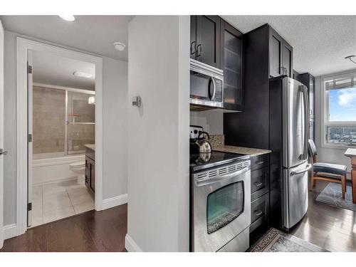 1506-733 14 Avenue Sw, Calgary, AB - Indoor Photo Showing Kitchen