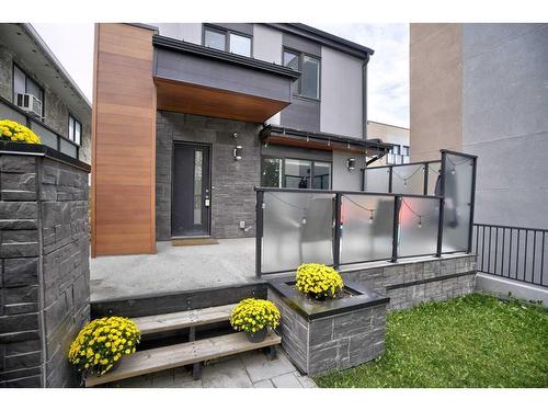 352 33 Avenue Ne, Calgary, AB - Outdoor