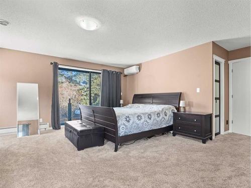 420 Varsity Estates Place Nw, Calgary, AB - Indoor Photo Showing Bedroom