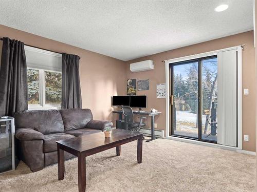 420 Varsity Estates Place Nw, Calgary, AB - Indoor Photo Showing Living Room