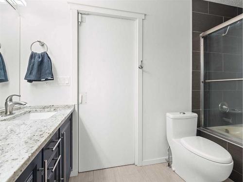 420 Varsity Estates Place Nw, Calgary, AB - Indoor Photo Showing Bathroom