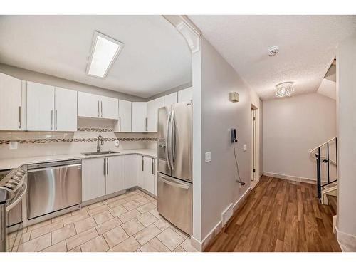 22 Point Mckay Crescent Nw, Calgary, AB - Indoor Photo Showing Bedroom