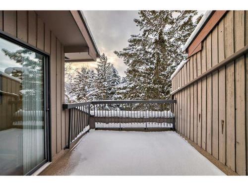 22 Point Mckay Crescent Nw, Calgary, AB - Indoor Photo Showing Garage