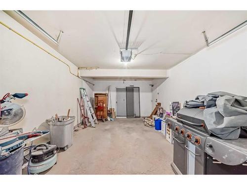 22 Point Mckay Crescent Nw, Calgary, AB - Indoor Photo Showing Kitchen