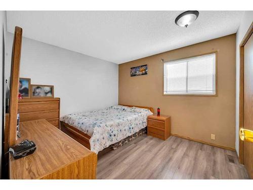 377 Martinwood Place Ne, Calgary, AB - Indoor Photo Showing Bedroom