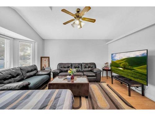 377 Martinwood Place Ne, Calgary, AB - Indoor Photo Showing Living Room