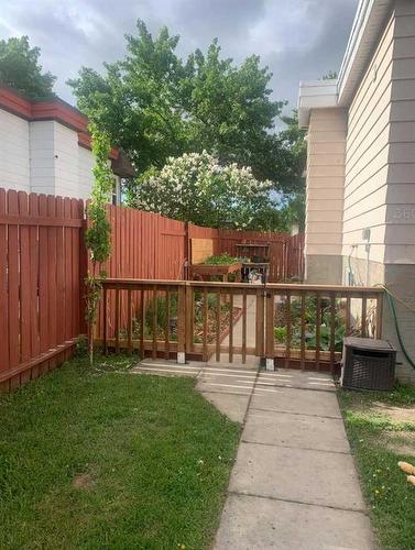 3607 28A Avenue Se, Calgary, AB - Outdoor