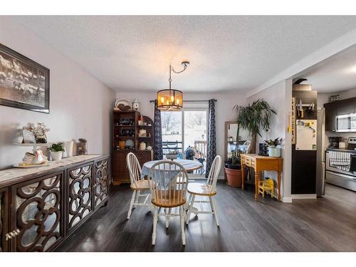 3607 28A Avenue Se, Calgary, AB - Indoor Photo Showing Dining Room