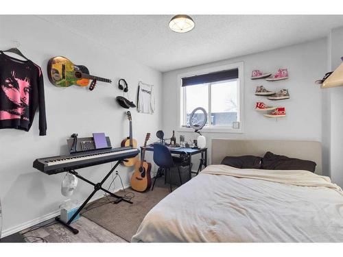 11A-80 Galbraith Drive Sw, Calgary, AB - Indoor Photo Showing Bedroom