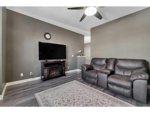 37 Taralea Circle Ne, Calgary, AB - Indoor Photo Showing Living Room