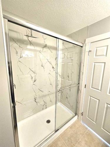 1197 Iron Ridge Avenue, Crossfield, AB - Indoor Photo Showing Bathroom