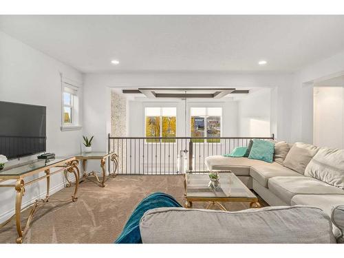 40 Masters Landing Se, Calgary, AB - Indoor Photo Showing Living Room