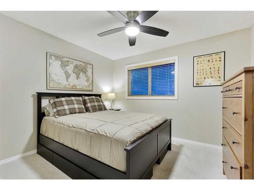 206 Discovery Ridge Way Sw, Calgary, AB - Indoor Photo Showing Bedroom