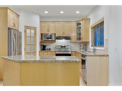 206 Discovery Ridge Way Sw, Calgary, AB - Indoor Photo Showing Kitchen