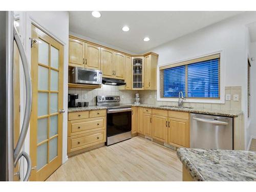 206 Discovery Ridge Way Sw, Calgary, AB - Indoor Photo Showing Kitchen