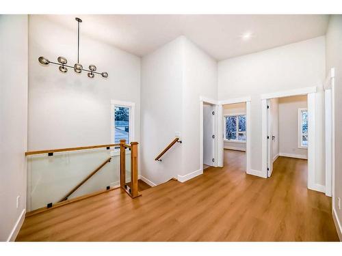 390 Hendon Drive Nw, Calgary, AB - Indoor Photo Showing Other Room