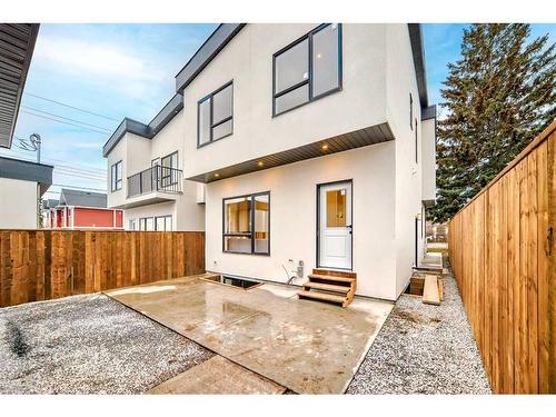 390 Hendon Drive Nw, Calgary, AB - Outdoor With Exterior