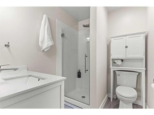 148 Woodbend Way, Okotoks, AB - Indoor Photo Showing Bathroom