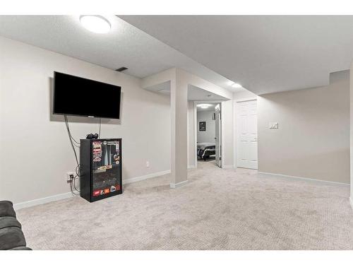 148 Woodbend Way, Okotoks, AB - Indoor