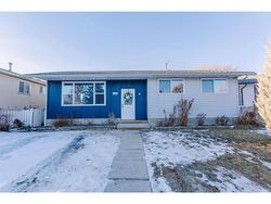 243 Penbrooke Close SE Calgary, AB T2A 3N9