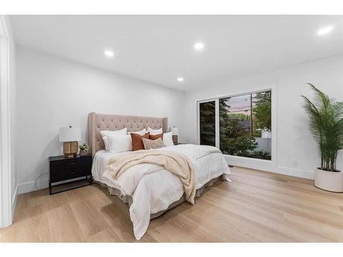 10404 Maplemont Road Se, Calgary, AB - Indoor Photo Showing Bedroom